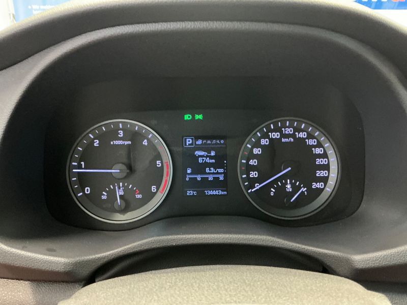 Hyundai Tucson 1.7 CRDi Classic blue 2WD — zdjęcie 13