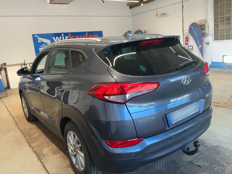 Hyundai Tucson 1.7 CRDi Classic blue 2WD — zdjęcie 3