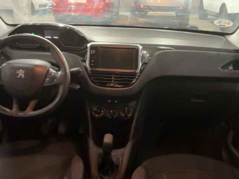 Peugeot 208 1.4 HDi Active — zdjęcie 12