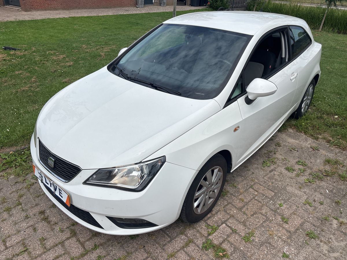 Seat Ibiza 2012 — photo 1