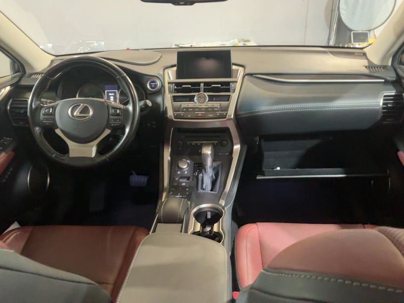 Lexus NX-Serie NX 300h E-Four Luxury Line — zdjęcie 12