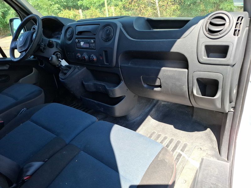 Renault Master 2.3 dCi L1H1 3,5 Confort — zdjęcie 11