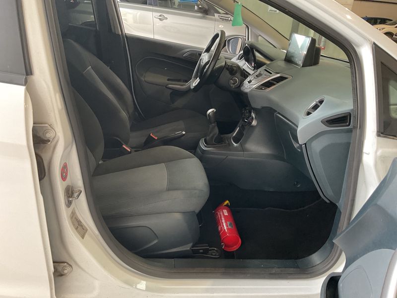 Ford Fiesta 1.6 TDCi ECOnetic 2011 – снимка 3