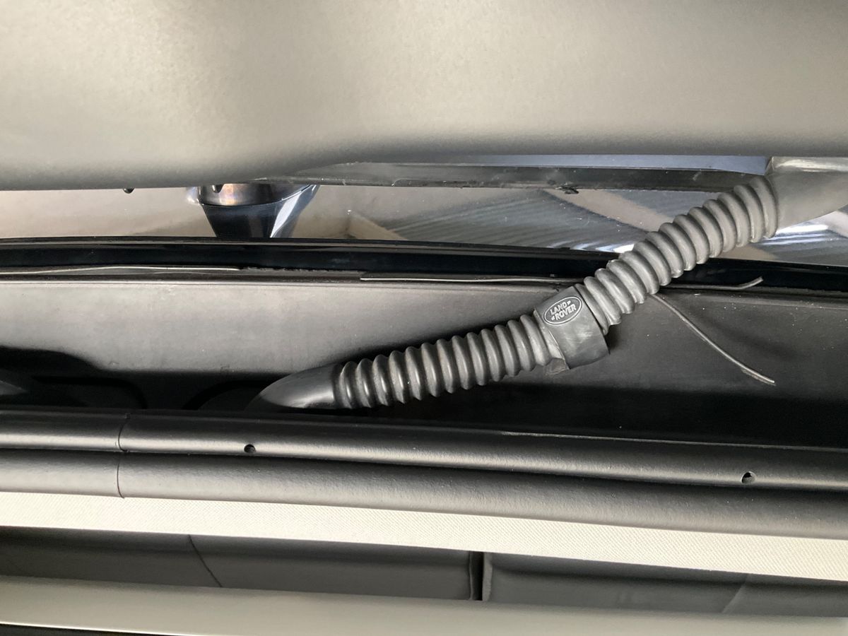 Land Rover 2019 — photo 38