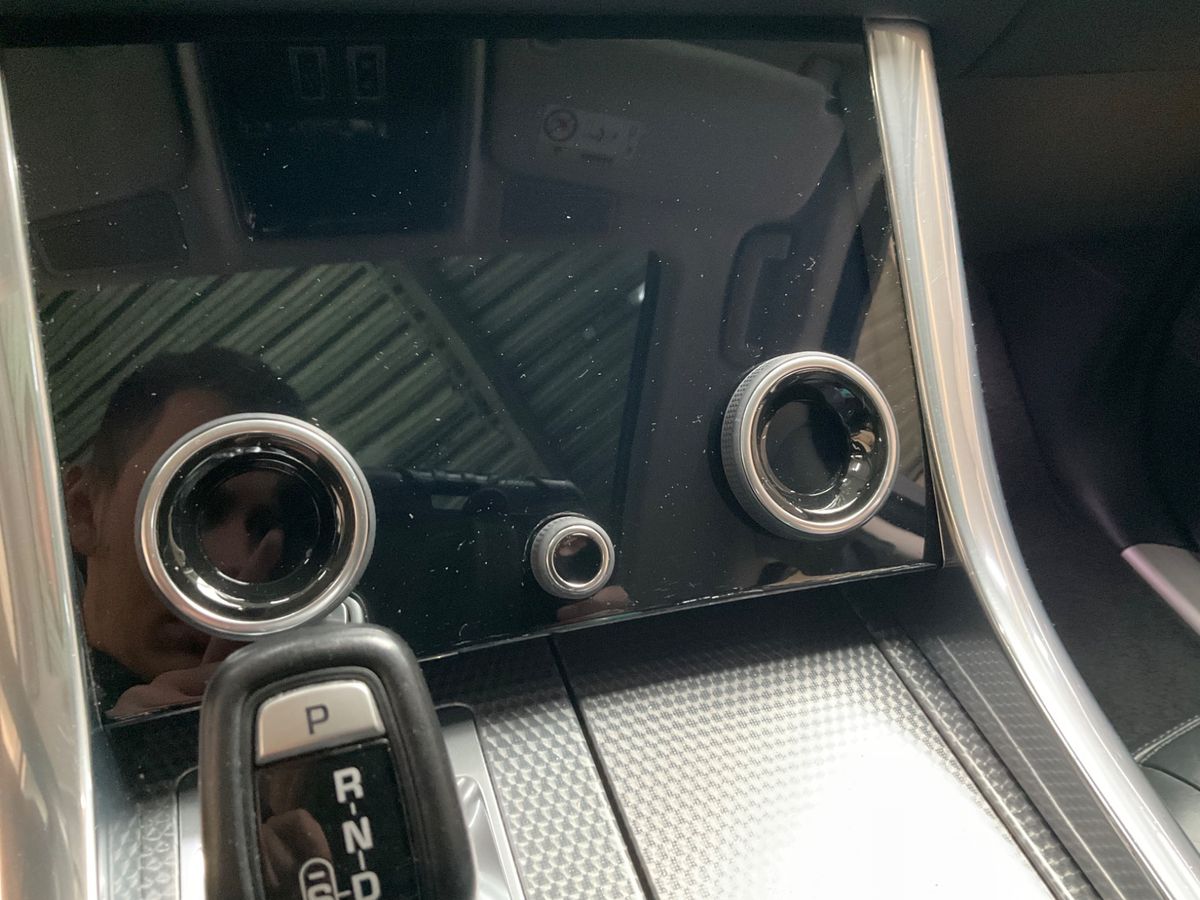 Land Rover 2019 — photo 36