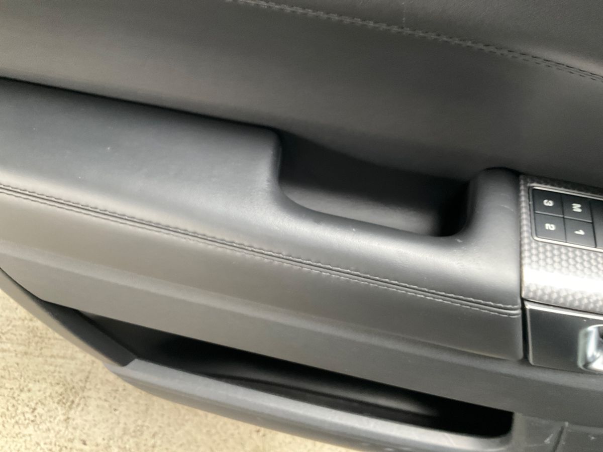 Land Rover 2019 — photo 43