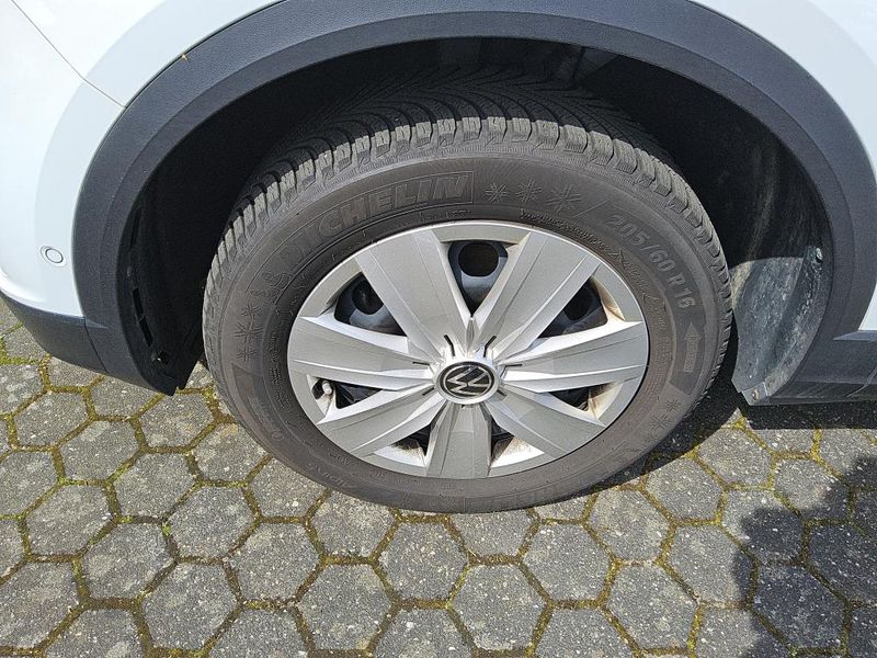 Volkswagen T-Roc 1.0 TSI Move — zdjęcie 25