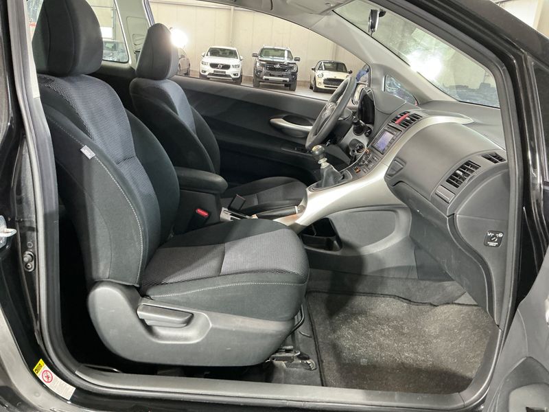 Toyota Auris 1.6 Edition 2011 – снимка 3