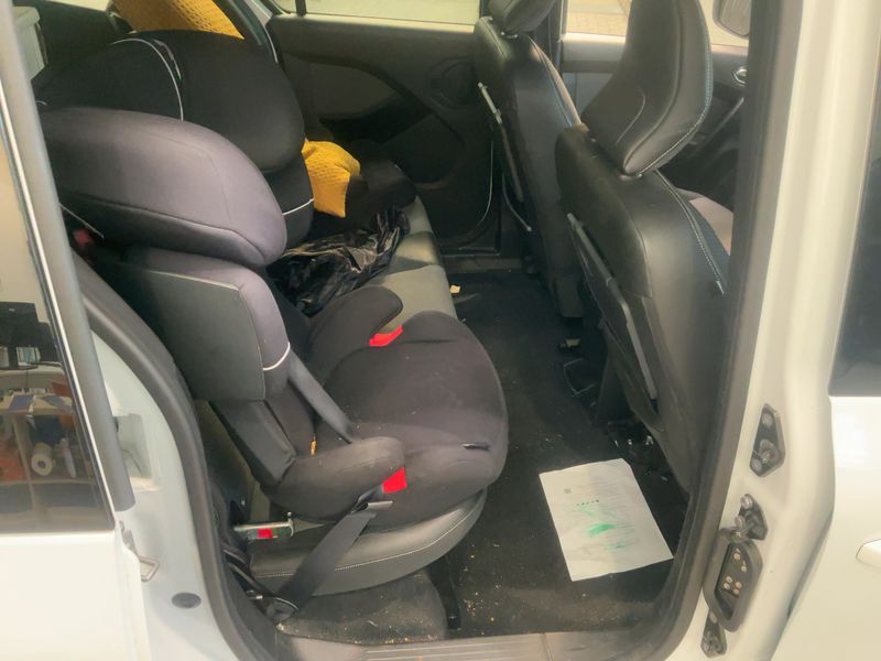 Renault Kangoo 1.3 TCe Techno — zdjęcie 14