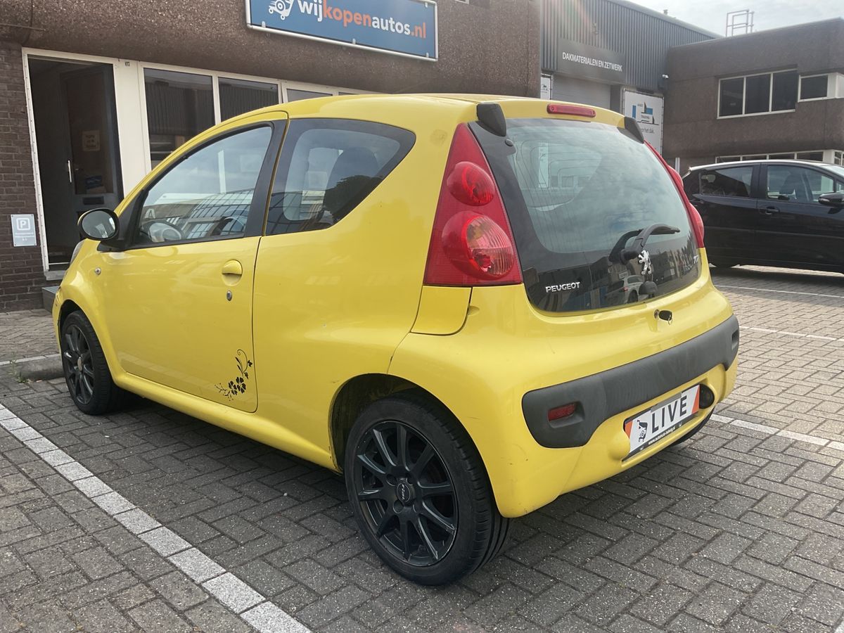 Peugeot 107 1.0 Street Racing