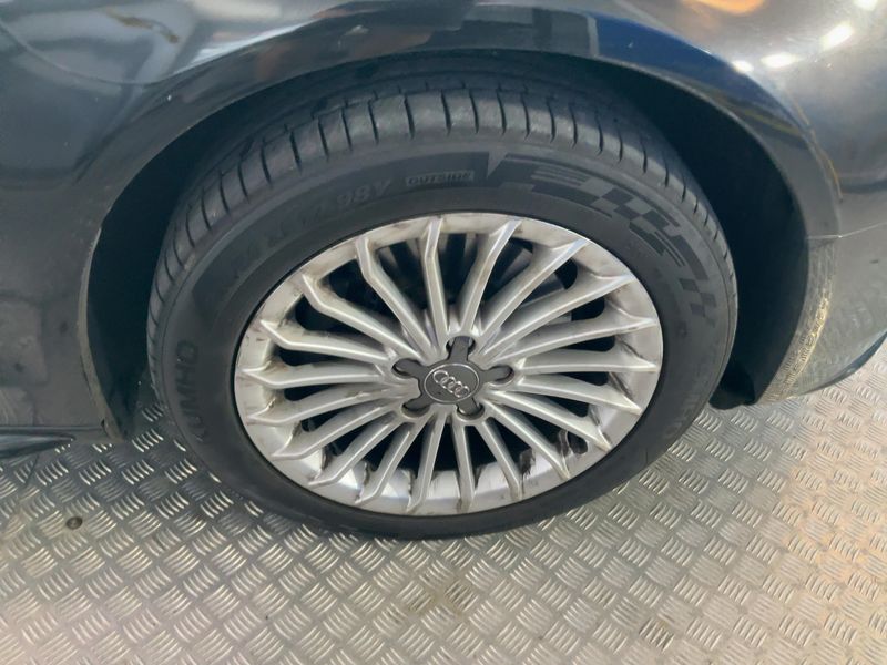 Audi A4 2.0 TDI quattro Daylight 2014 – снимка 11