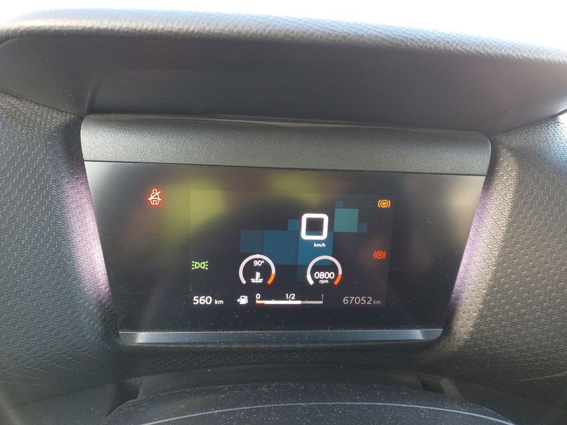 Citroen C4 1.5 Blue-HDi Feel Pack — zdjęcie 12