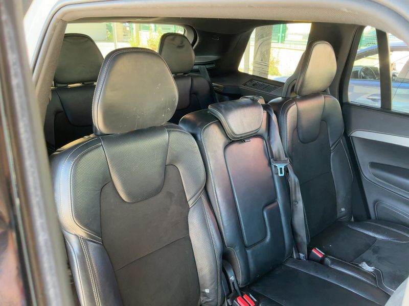 Volvo XC90 2.0 D5 R-Design AWD — zdjęcie 14