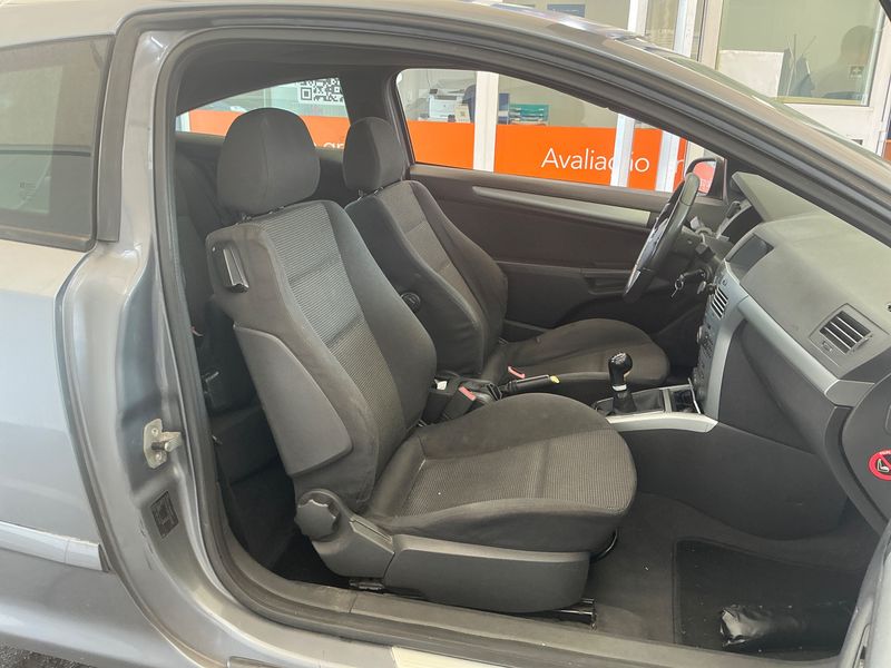 Opel Astra GTC 1.3 CDTI Sport — zdjęcie 3