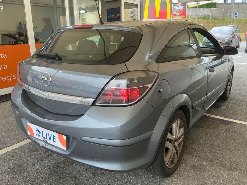 Opel Astra GTC 1.3 CDTI Sport — zdjęcie 2