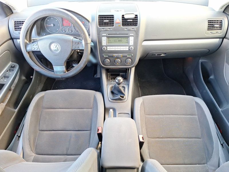 Volkswagen Golf V 1.9 TDI Comfortline — zdjęcie 11