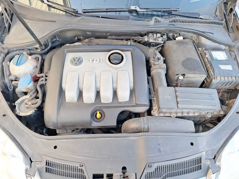 Volkswagen Golf V 1.9 TDI Comfortline — zdjęcie 8