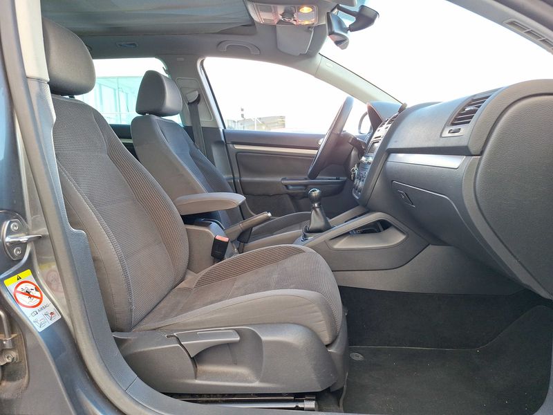 Volkswagen Golf V 1.9 TDI Comfortline — zdjęcie 10