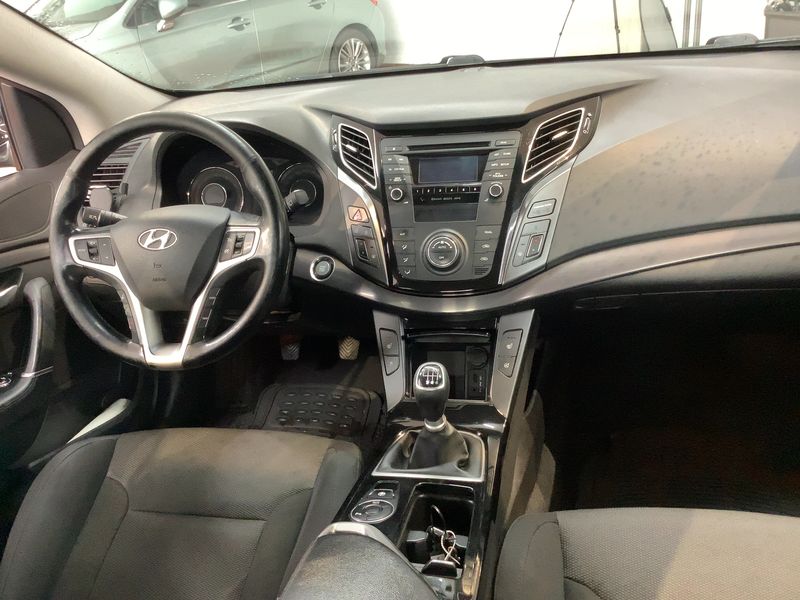 Hyundai i40 1.6 Trend Blue — zdjęcie 12