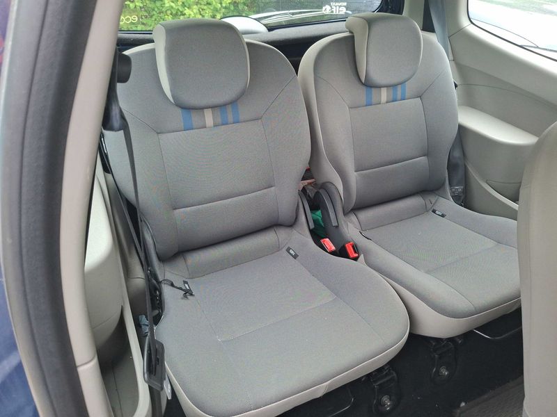 Renault Twingo 1.2 Expression — zdjęcie 13