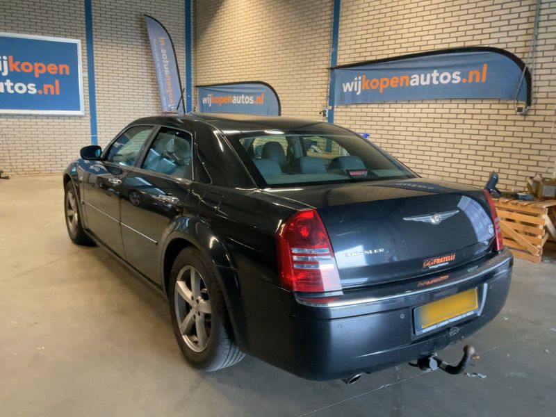 Chrysler 300 C 5.7 V8 HEMI — zdjęcie 3