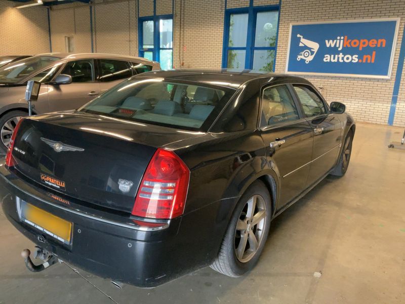 Chrysler 300 C 5.7 V8 HEMI — zdjęcie 6