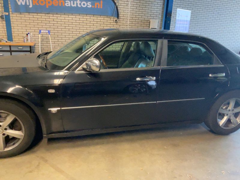 Chrysler 300 C 5.7 V8 HEMI — zdjęcie 4