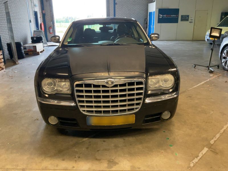 Chrysler 300 C 5.7 V8 HEMI — zdjęcie 9
