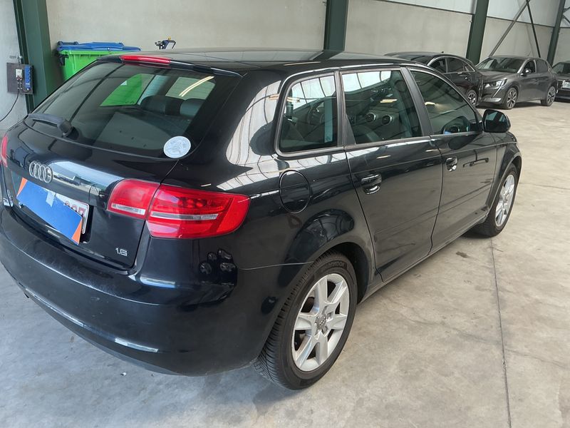 Audi A3 Sportback 1.6 Attraction 2010 – снимка 2