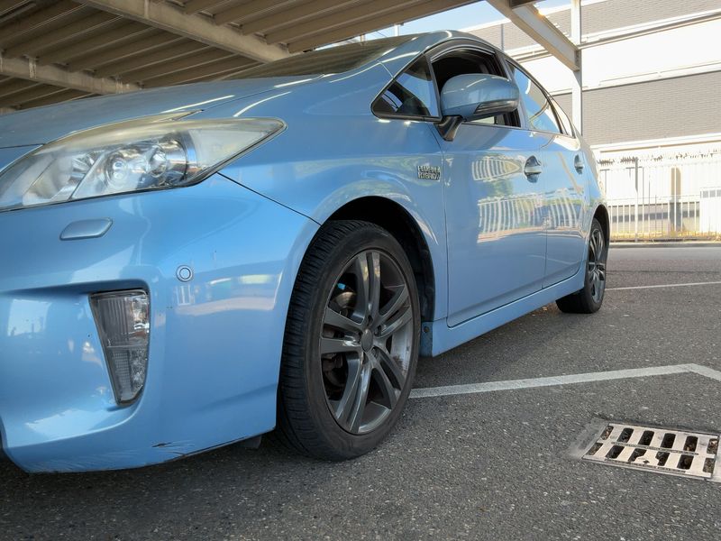 Toyota Prius 1.8 Plug-in Hybrid Life — zdjęcie 2