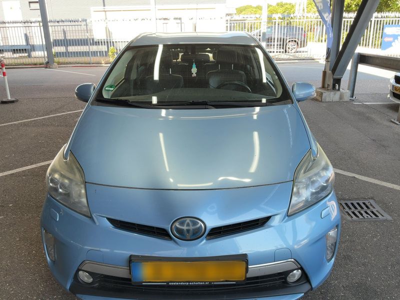 Toyota Prius 1.8 Plug-in Hybrid Life — zdjęcie 9
