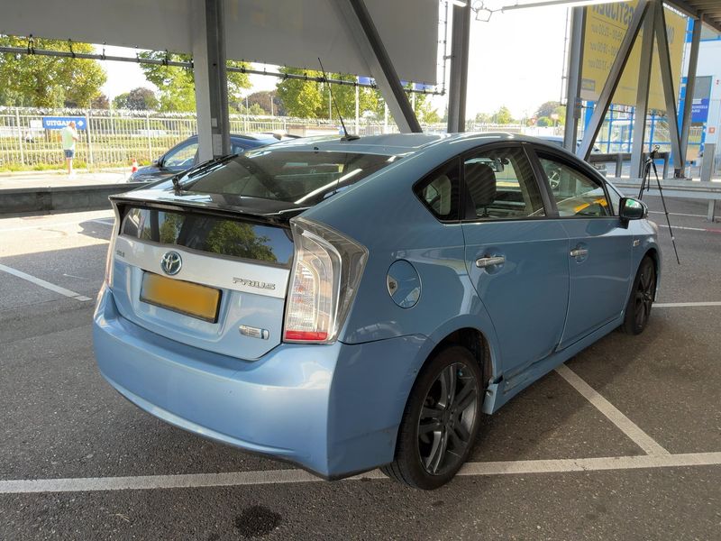 Toyota Prius 1.8 Plug-in Hybrid Life — zdjęcie 6