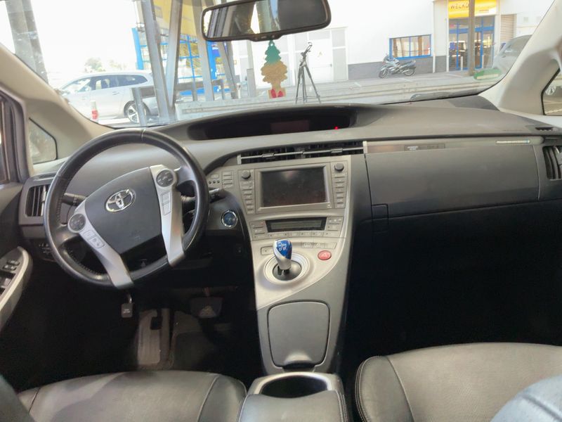 Toyota Prius 1.8 Plug-in Hybrid Life — zdjęcie 12