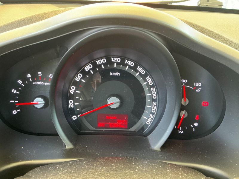 Kia Sportage 1.7 CRDi Drive 4x2 — zdjęcie 13