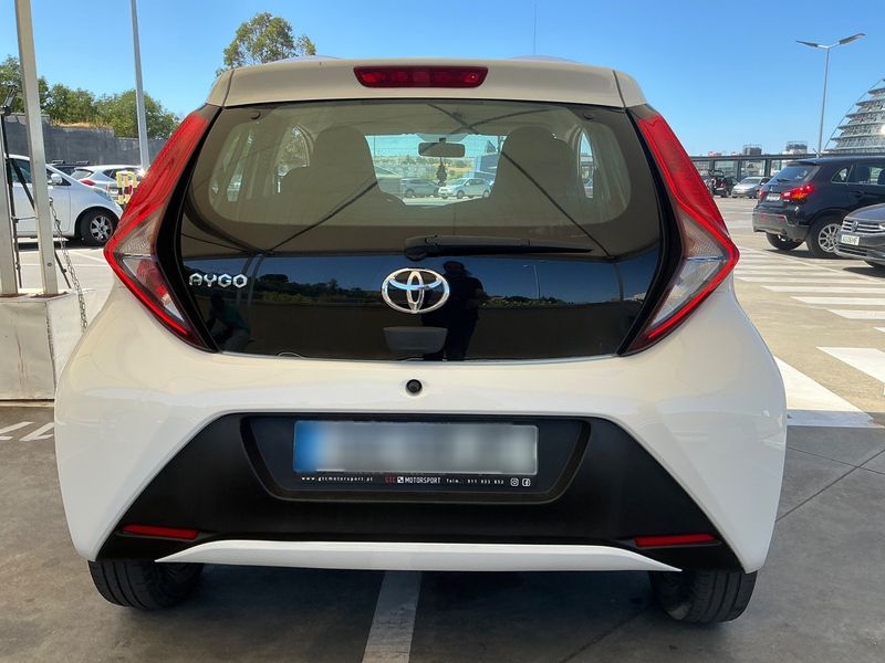 Toyota Aygo 1.0 X-Pro — zdjęcie 5