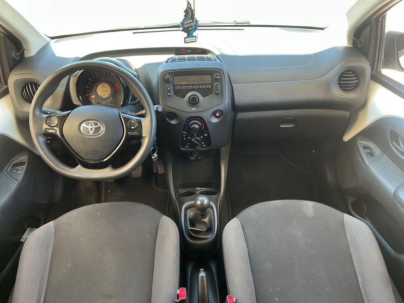 Toyota Aygo 1.0 X-Pro — zdjęcie 12