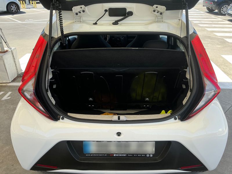 Toyota Aygo 1.0 X-Pro — zdjęcie 10