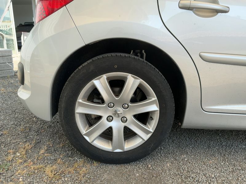 Peugeot 207 1.6 Exclusive 2007 – снимка 9