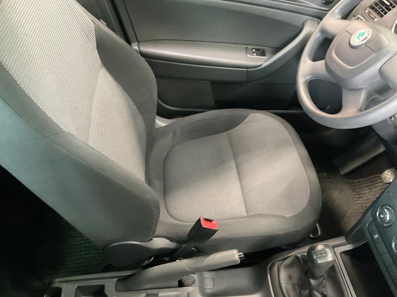 Skoda Yeti 1.2 TSI 2011 – снимка 28