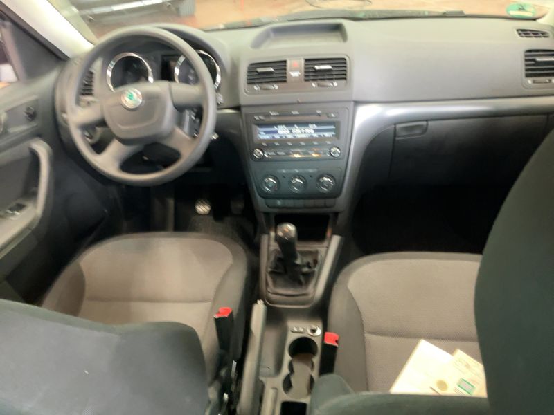 Skoda Yeti 1.2 TSI 2011 – снимка 17
