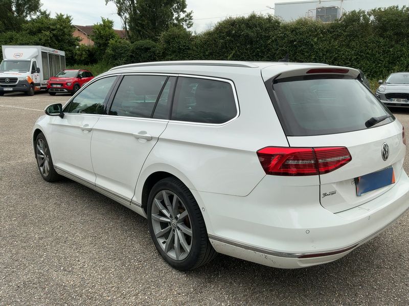 Volkswagen Passat 2.0 TDI Carat BlueMotion Tech — zdjęcie 3