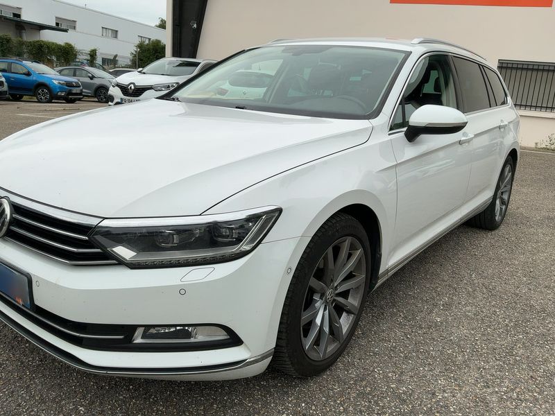 Volkswagen Passat 2.0 TDI Carat BlueMotion Tech — zdjęcie 1