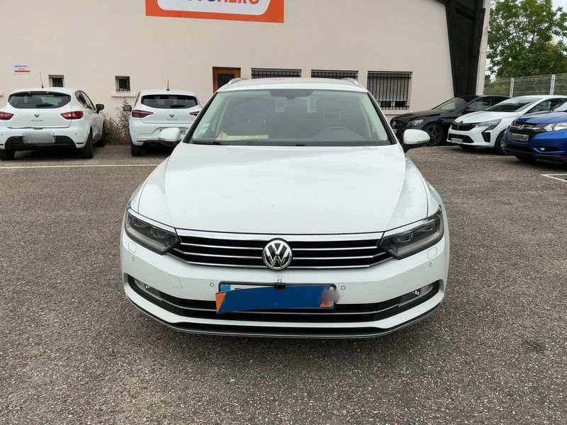 Volkswagen Passat 2.0 TDI Carat BlueMotion Tech — zdjęcie 9