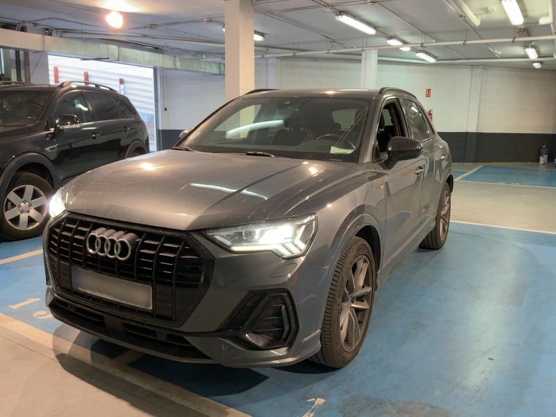 Audi Q3 35 TFSI Black Line — zdjęcie 1