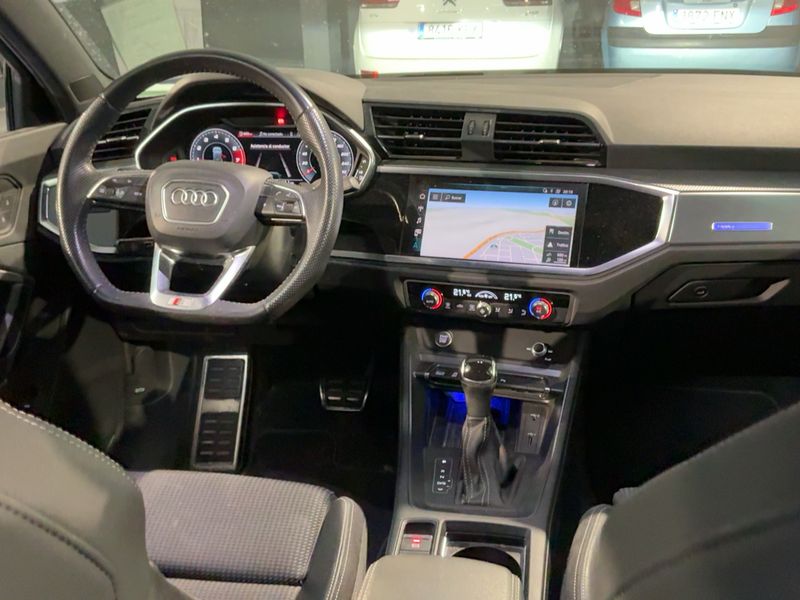 Audi Q3 35 TFSI Black Line — zdjęcie 12