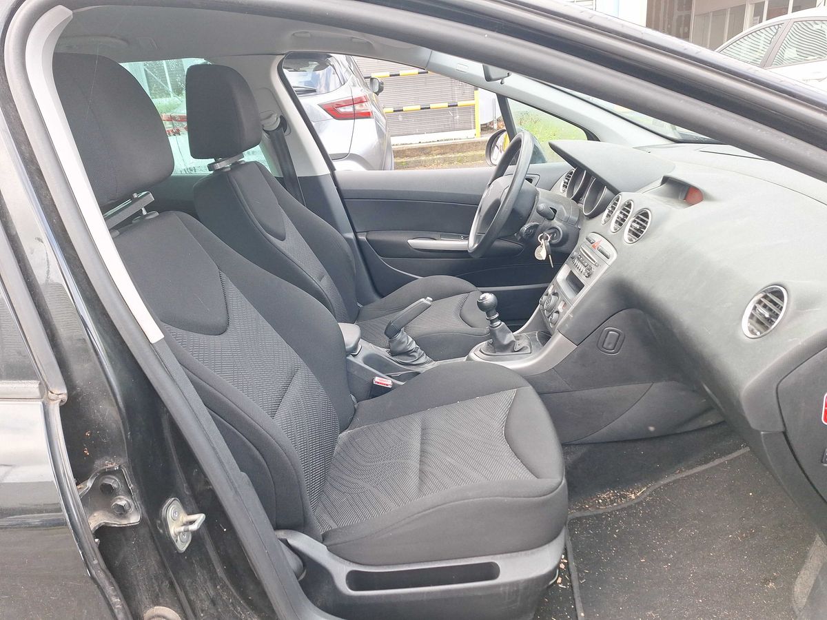 Peugeot 308 2014 — photo 11