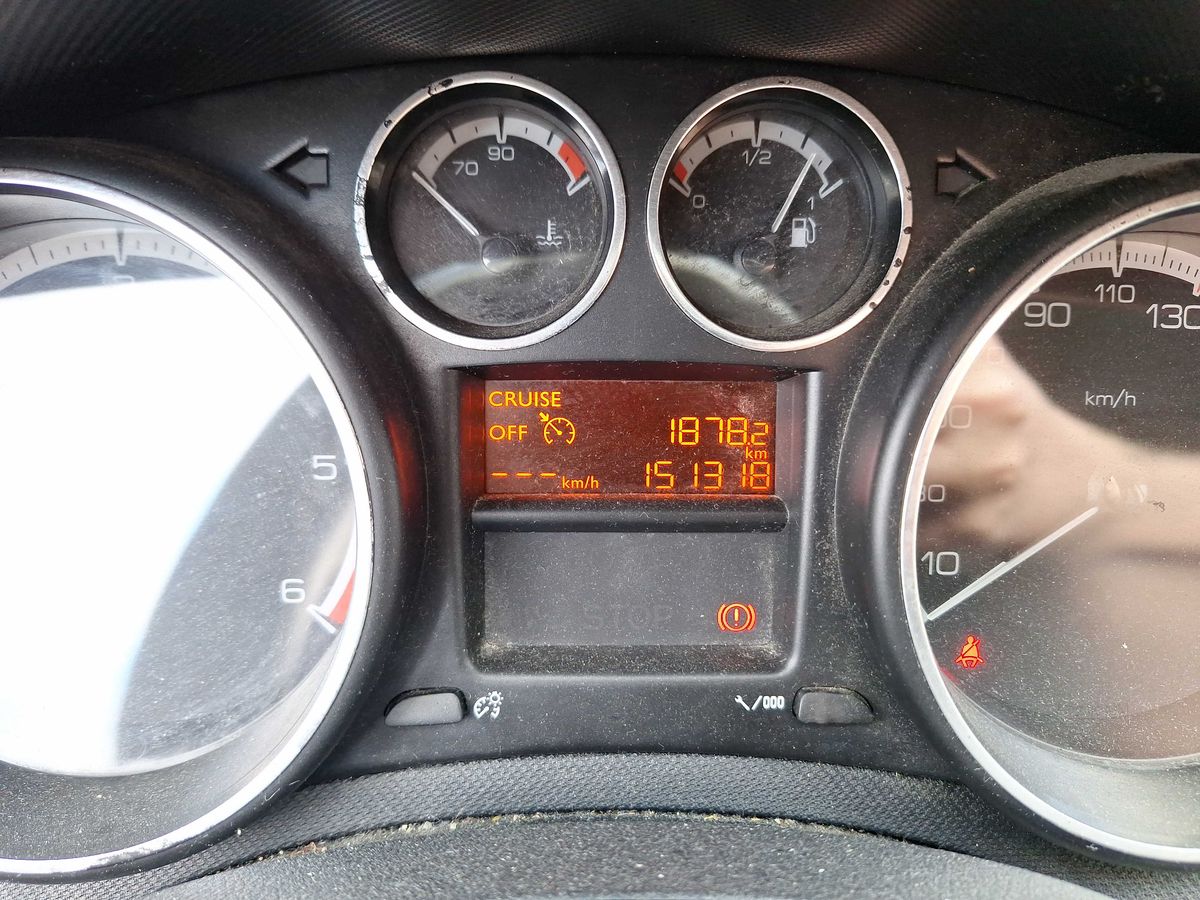 Peugeot 308 2014 — photo 93