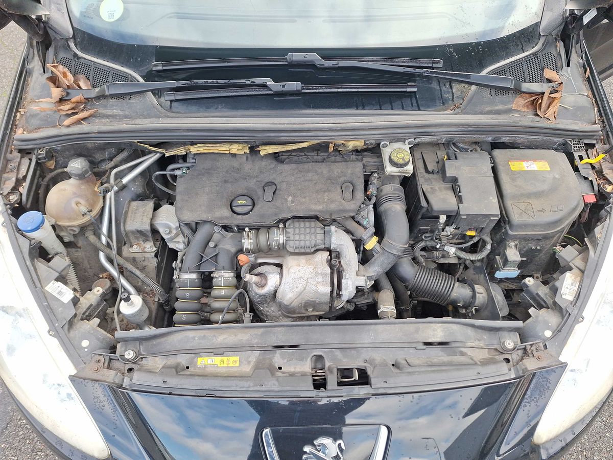 Peugeot 308 2014 — photo 9