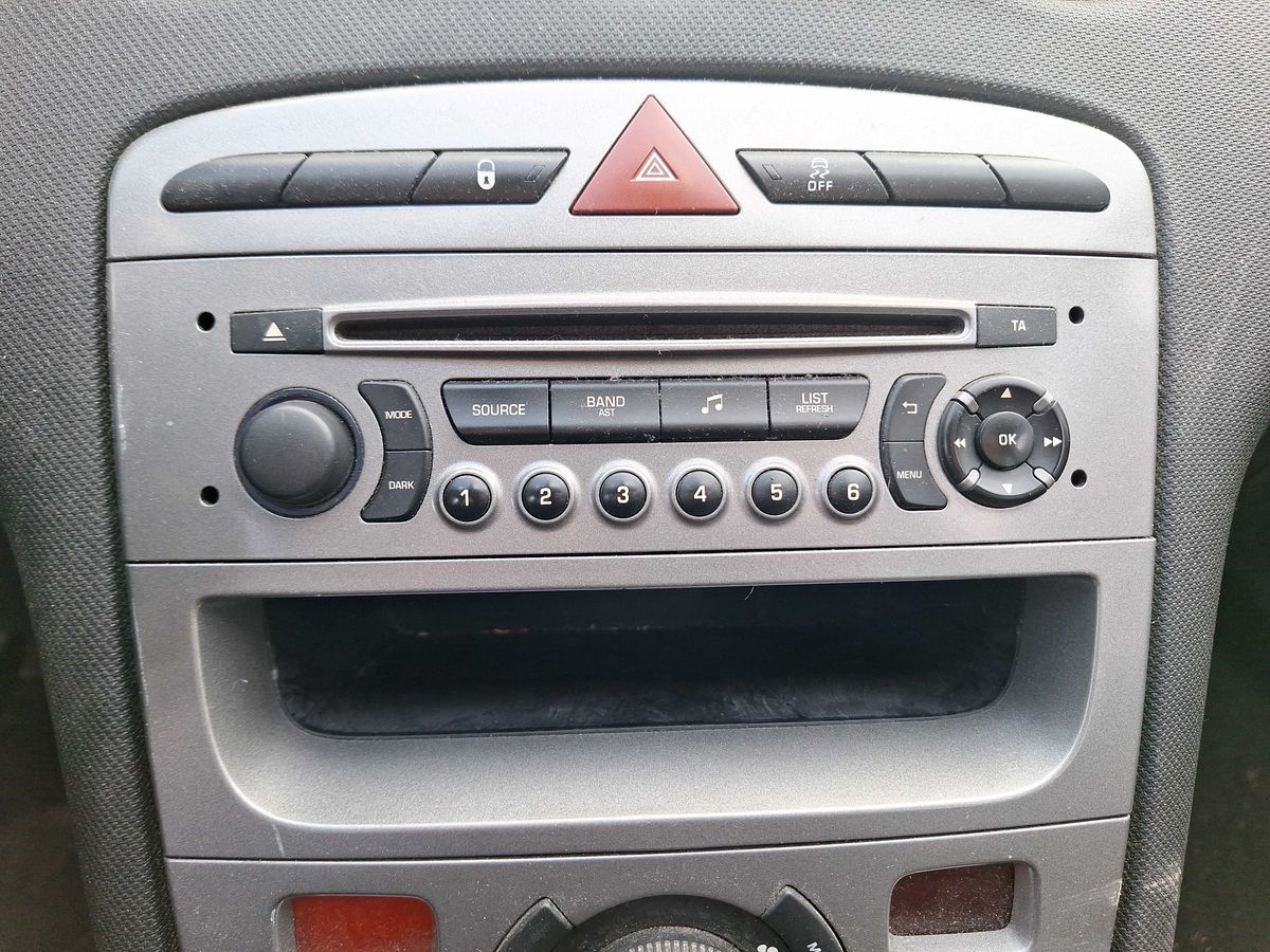 Peugeot 308 2014 — photo 97