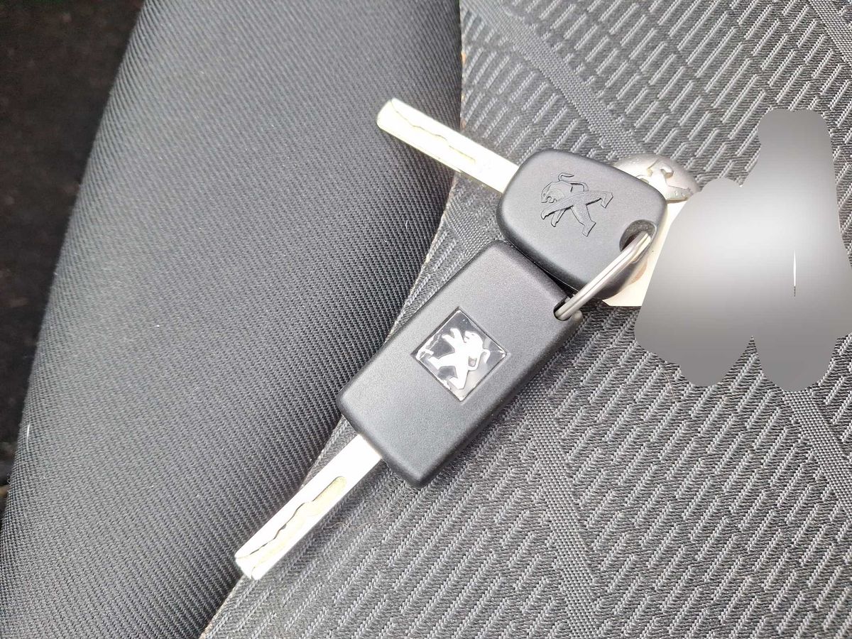 Peugeot 308 2014 — photo 92